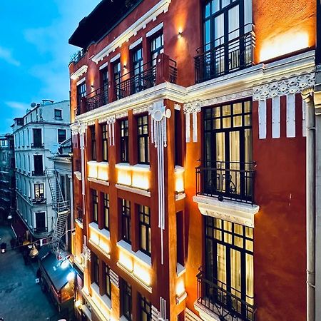 Ruz Hotels Estambul Exterior foto The hotel at night