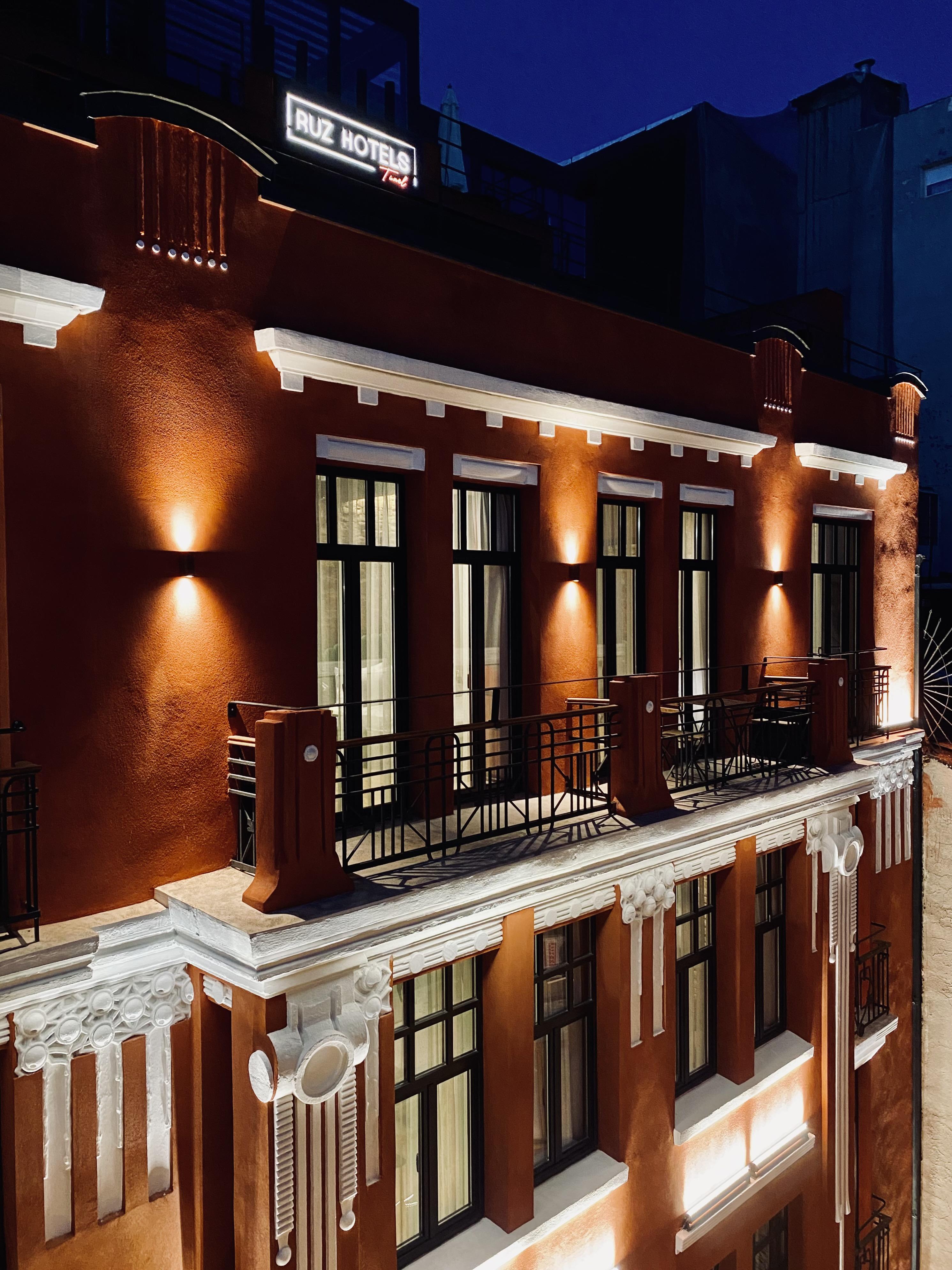 Ruz Hotels Estambul Exterior foto The balcony of the hotel