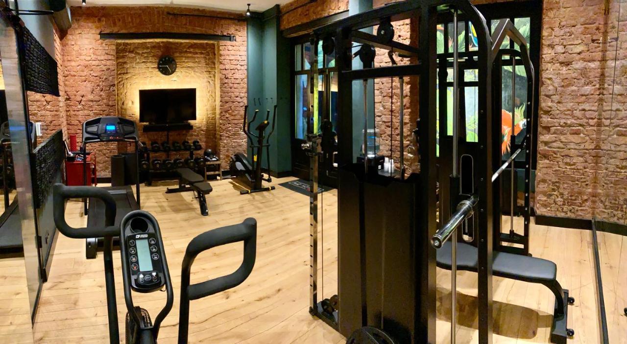 Ruz Hotels Estambul Exterior foto The gym at the hotel