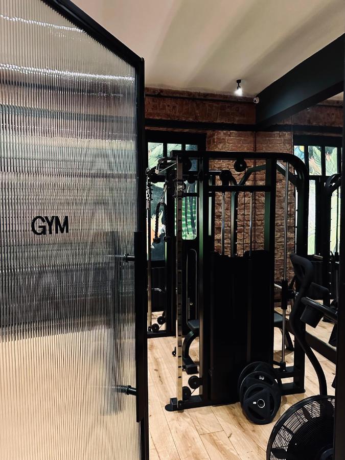 Ruz Hotels Estambul Exterior foto The gym at the hotel