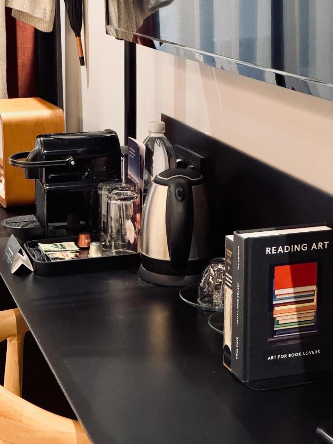 Ruz Hotels Estambul Exterior foto A Nespresso machine in a hotel room
