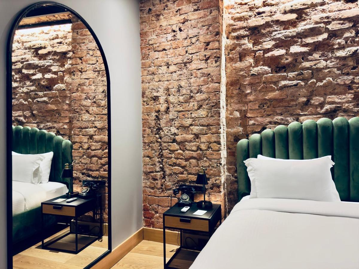 Ruz Hotels Estambul Exterior foto A room at the hotel