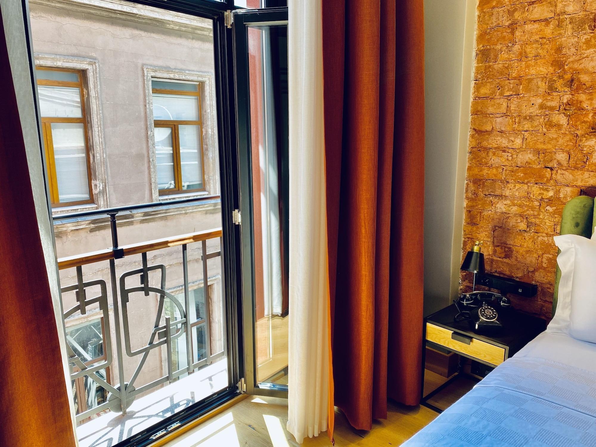 Ruz Hotels Estambul Exterior foto A room at the hotel