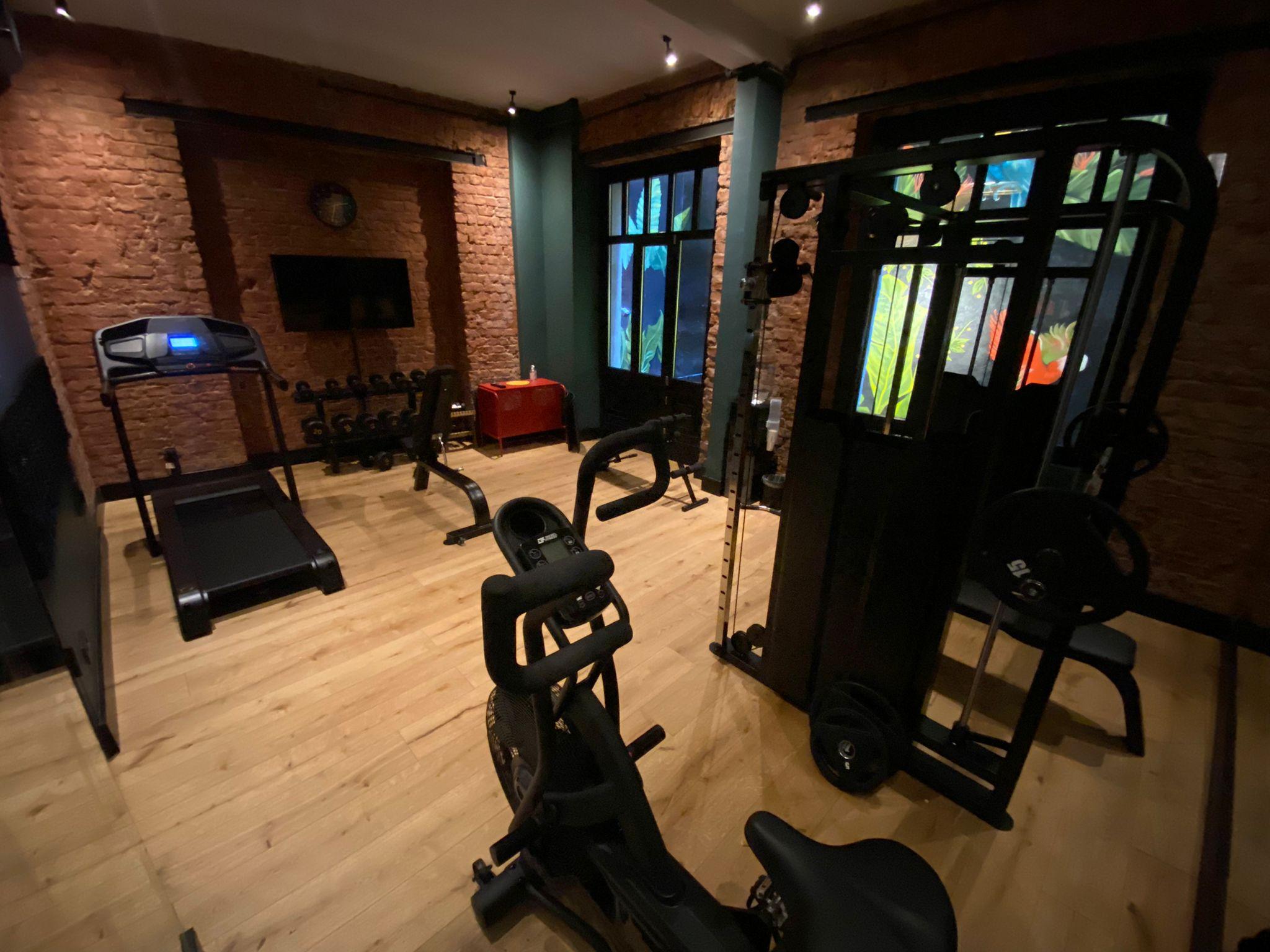 Ruz Hotels Estambul Exterior foto A home gym
